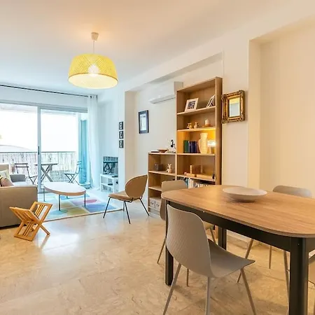 Le Meyrueis, T3, Clim, Terrasse, Centre Apartment *